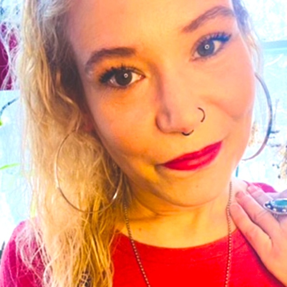 Meet your Posher, Kelly